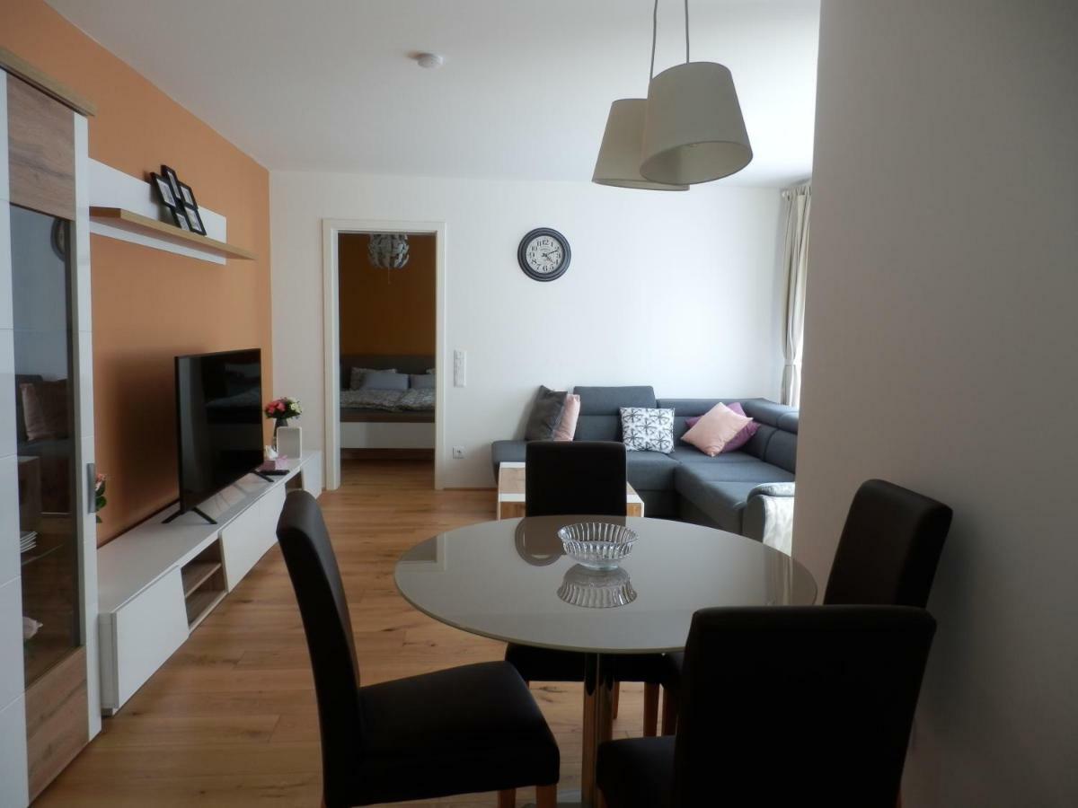 Spacious, Modern 1-Bdrm Apt Near Vic & Austria Ctr Leilighet Wien Eksteriør bilde