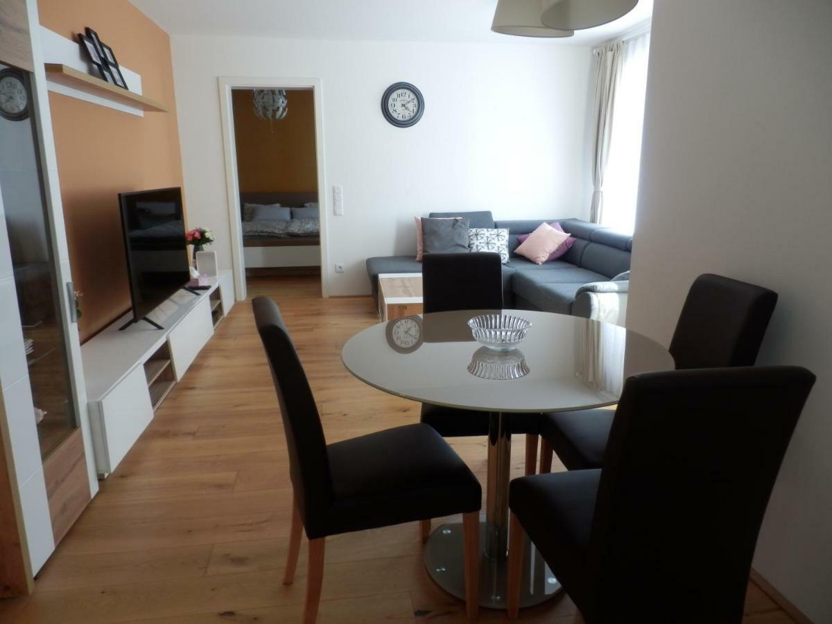 Spacious, Modern 1-Bdrm Apt Near Vic & Austria Ctr Leilighet Wien Eksteriør bilde