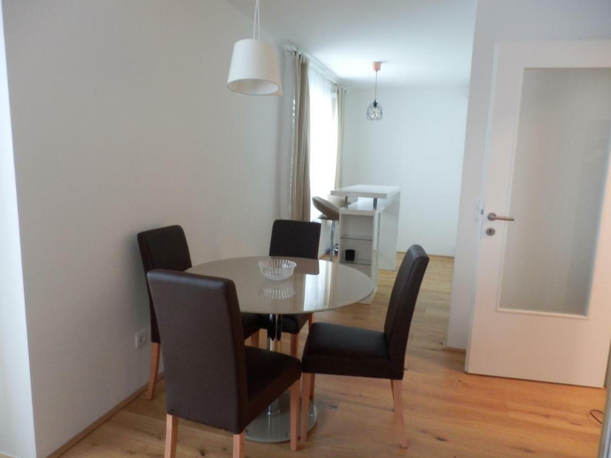 Spacious, Modern 1-Bdrm Apt Near Vic & Austria Ctr Leilighet Wien Eksteriør bilde