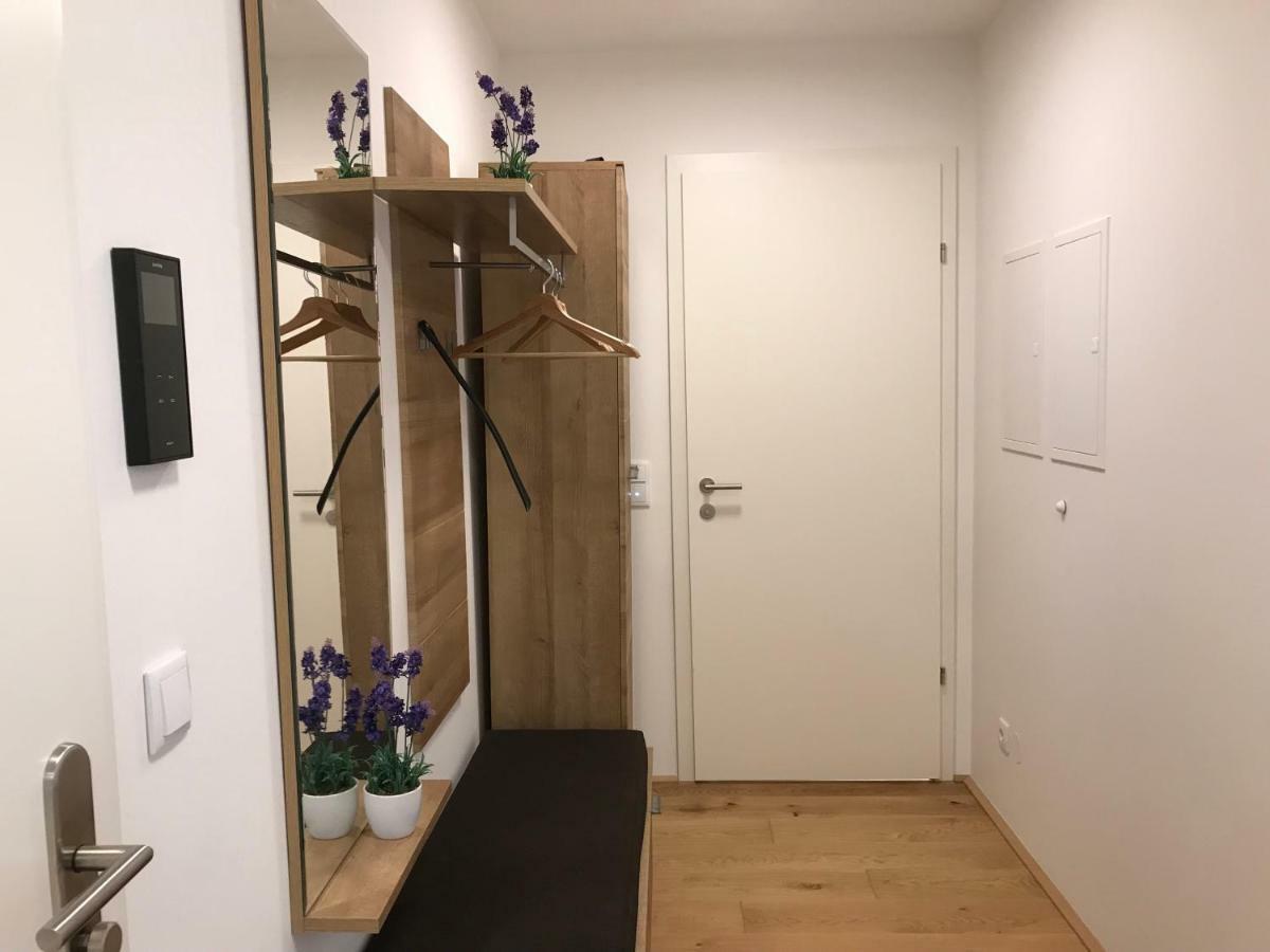 Spacious, Modern 1-Bdrm Apt Near Vic & Austria Ctr Leilighet Wien Eksteriør bilde