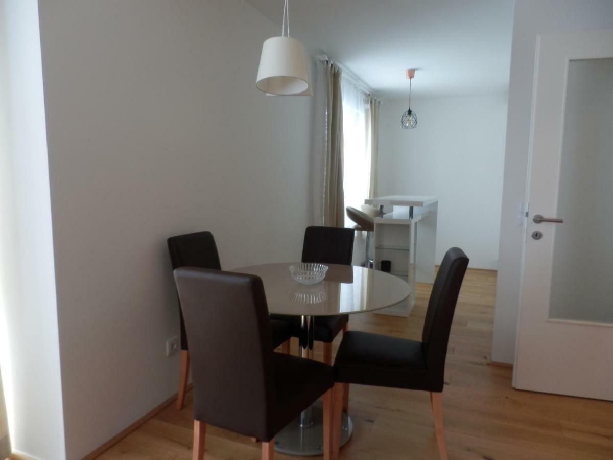 Spacious, Modern 1-Bdrm Apt Near Vic & Austria Ctr Leilighet Wien Eksteriør bilde