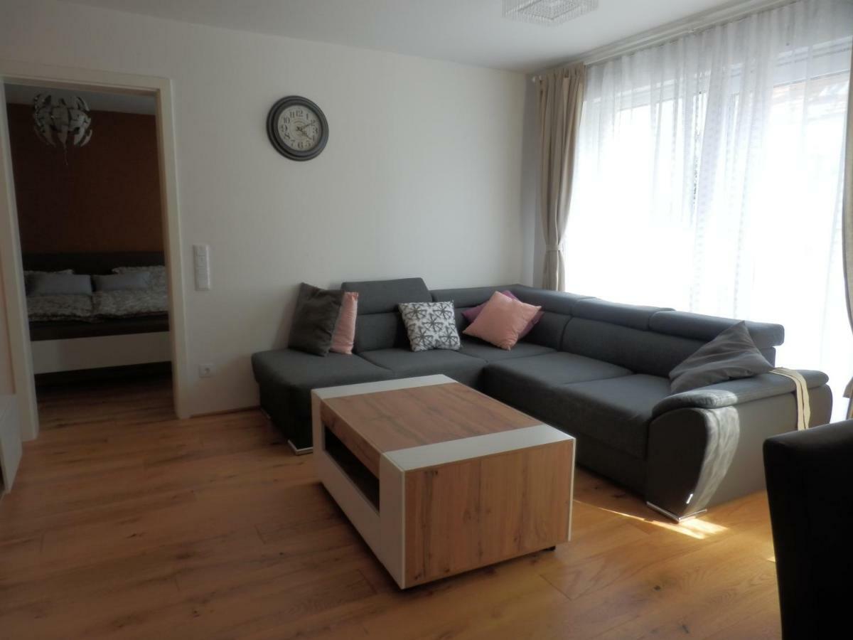 Spacious, Modern 1-Bdrm Apt Near Vic & Austria Ctr Leilighet Wien Eksteriør bilde