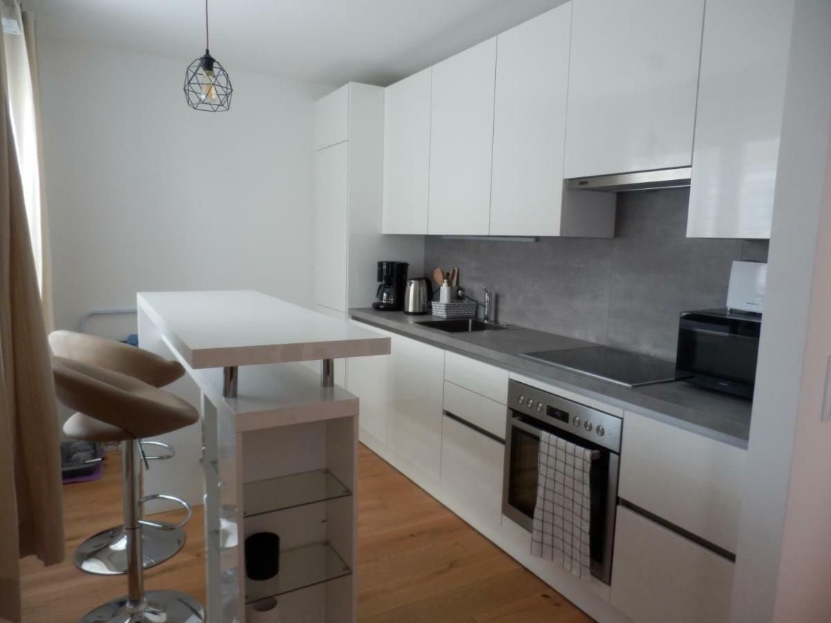 Spacious, Modern 1-Bdrm Apt Near Vic & Austria Ctr Leilighet Wien Eksteriør bilde