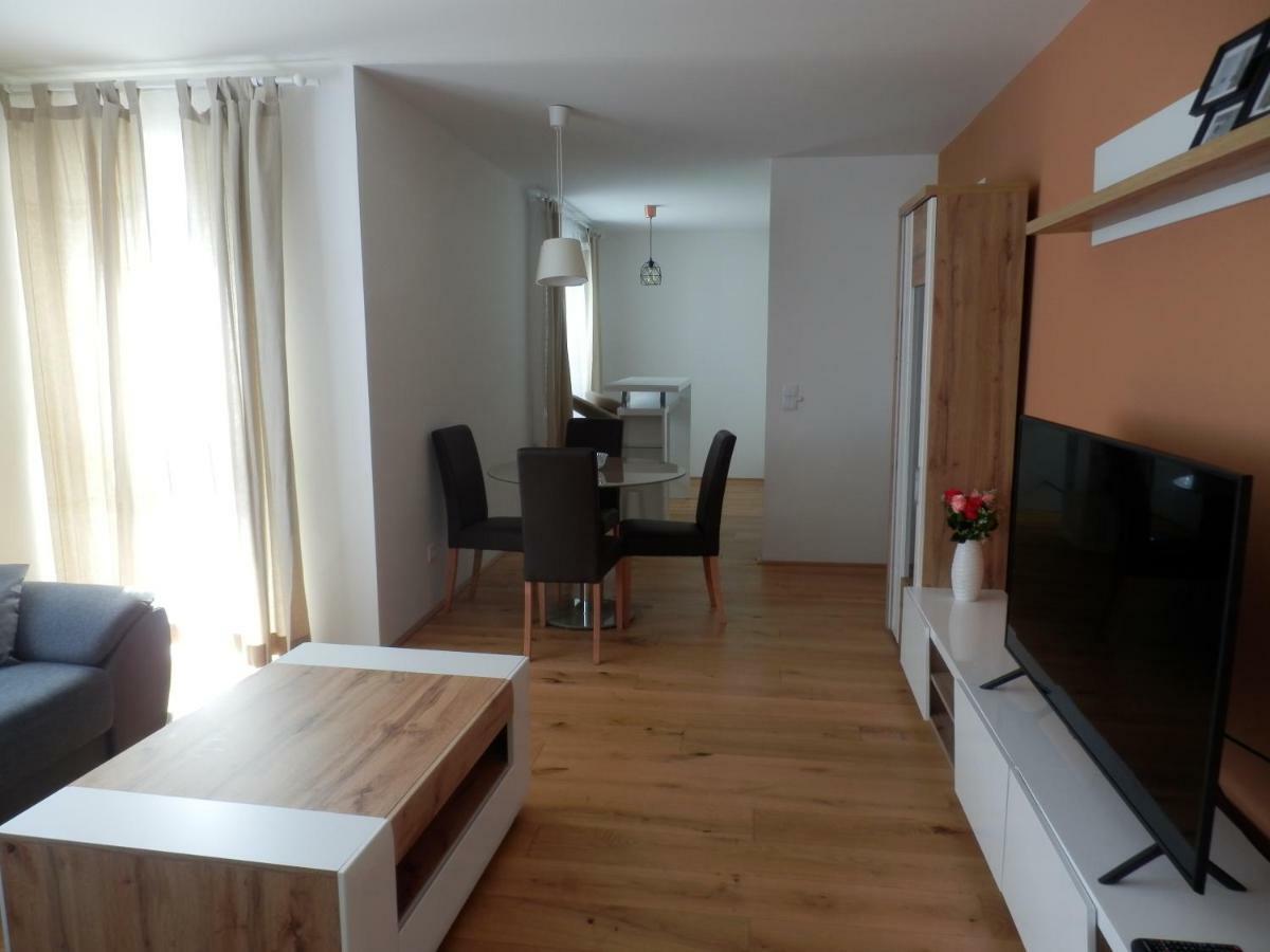Spacious, Modern 1-Bdrm Apt Near Vic & Austria Ctr Leilighet Wien Eksteriør bilde