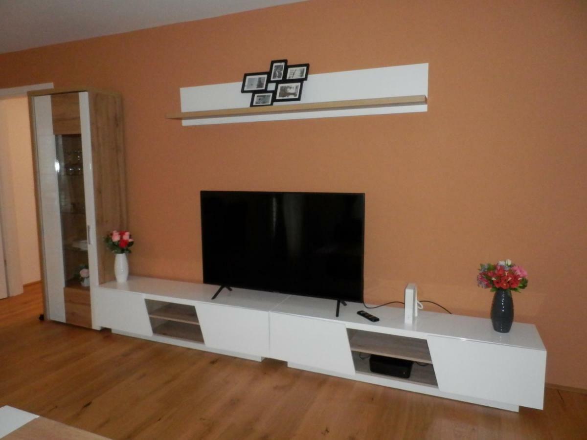 Spacious, Modern 1-Bdrm Apt Near Vic & Austria Ctr Leilighet Wien Eksteriør bilde
