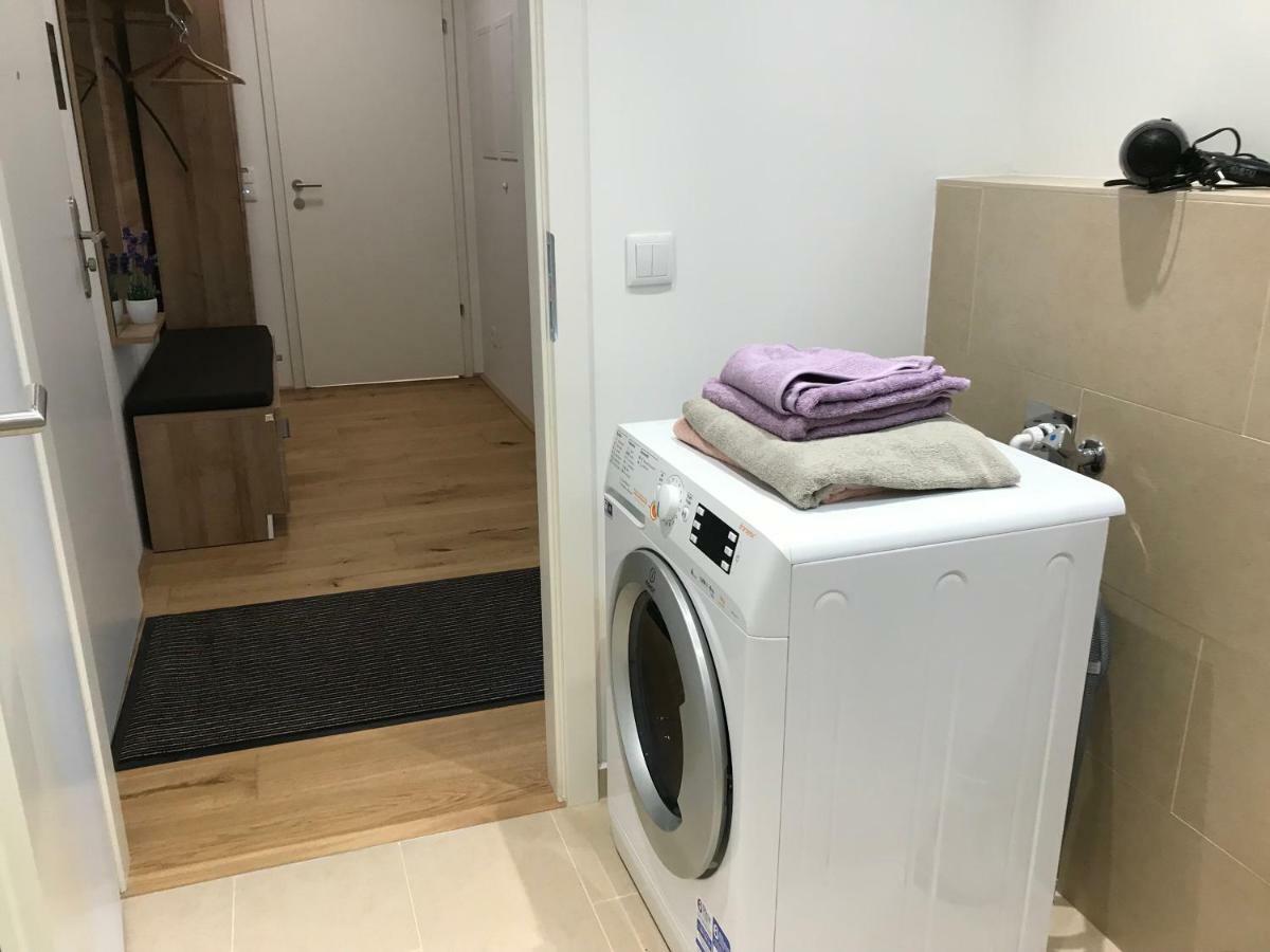 Spacious, Modern 1-Bdrm Apt Near Vic & Austria Ctr Leilighet Wien Eksteriør bilde